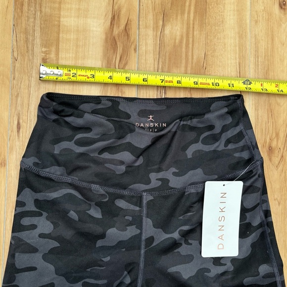 NWT Danskin Black Camouflage Leggings Size Small - Picture 5 of 8